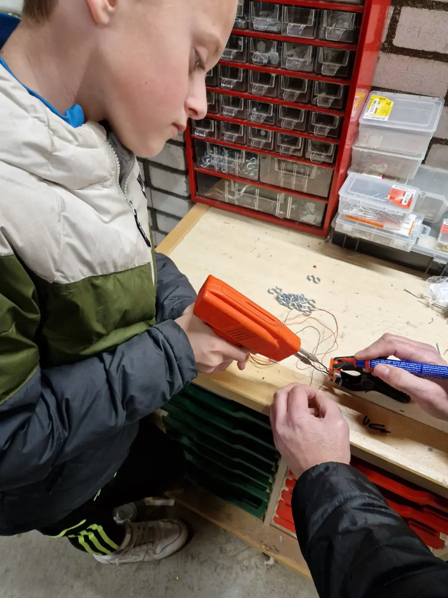 03200668 1Dfc 4Ce5 B502 598B7ff7e8c1