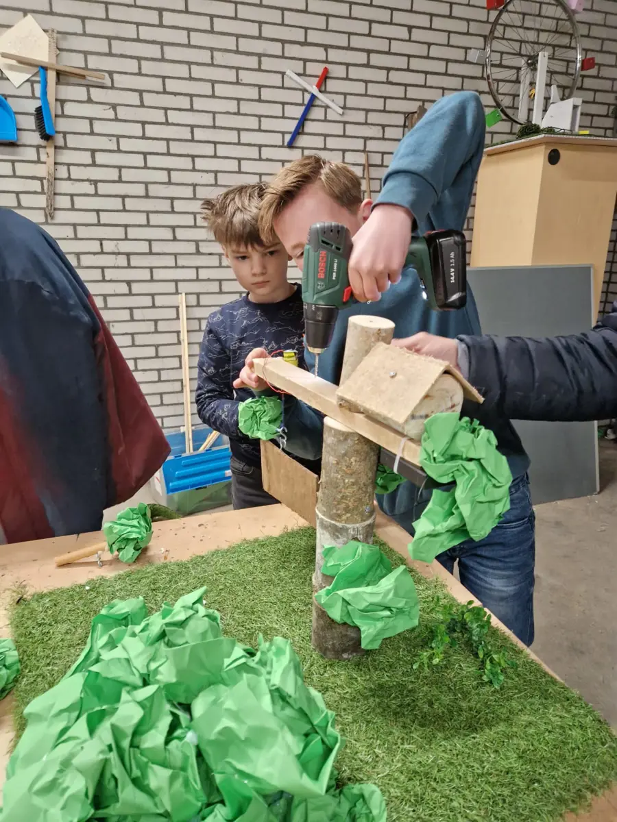 75B66499 44A9 44B1 B62d 4E81b13f8190